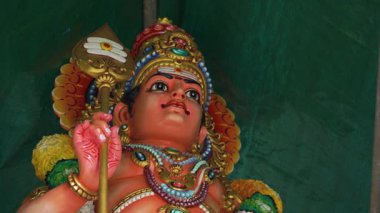 Kuala Lumpur 'daki Batu Mağaralarındaki Görkemli Hindu Tapınağını keşfedin.