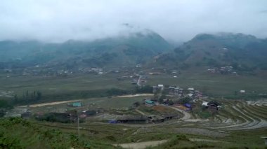 Vietnam 'daki çarpıcı manzaraları ve zengin Sa Pa kültürünü keşfedin.