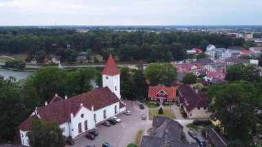 Letonya 'nın küçük Talsi kasabasını göz kamaştırıcı hava manzaralarıyla keşfediyor