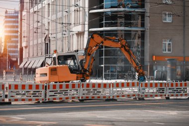 Wroclaw, Polonya - 12 Eylül 2023: Traktör dereceli inşaat sahası