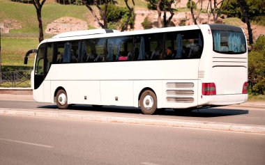 Beyaz Tek Güverte Yolcu Otobüsü 