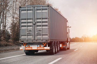 Multimodal Dağıtım Teslimat Kargo Kamyonu 