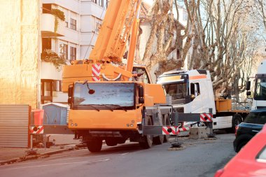 Endüstriyel Mobil Turna Şehir İnşaat Alanı Ağır Taşıma Operasyonları