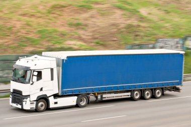 Sürdürülebilir Kargo Taşıma Lojistiği için Uzun Karavan Aracı