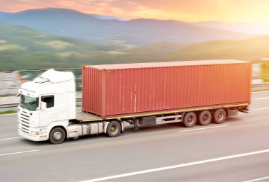 Verimli Sürdürülebilir Corten Çelik Standart Taşıyıcı Taşımacılık İçinde İkinci El Araç