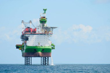 Offshore Rüzgâr Çiftliği İnşaatı ve Kurulumu İçin Yükselen Yükseltici Gemi