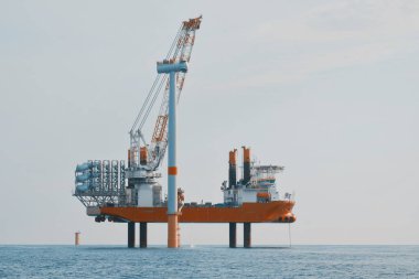 DP3 kendinden tahrikli Jack Yükleme Gemisi Offshore Rüzgar Türbininde Bağlama Bıçakları, Rüzgar Çiftliği İnşaatı