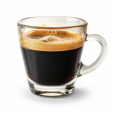 Beyaz arka planda izole edilmiş bir fincan kahveyle bir bardak espresso.