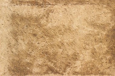 Koyu tondan açık tonlara, pürüzlü yüzeye doğru eğimli kırmızımsı çimentonun yakın dokusu ve şablon yok.