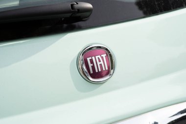 Tarragona, İspanya - 29 Ekim 2022: Fiat logosu.