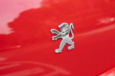 Tarragona, İspanya - 29 Ekim 2022: Peugeot logosu.