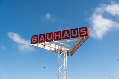 Tarragona, İspanya - 01 Haziran 2022: Bauhaus logosu. Avrupa 'da inşaat ve ev eşyaları mağazası.