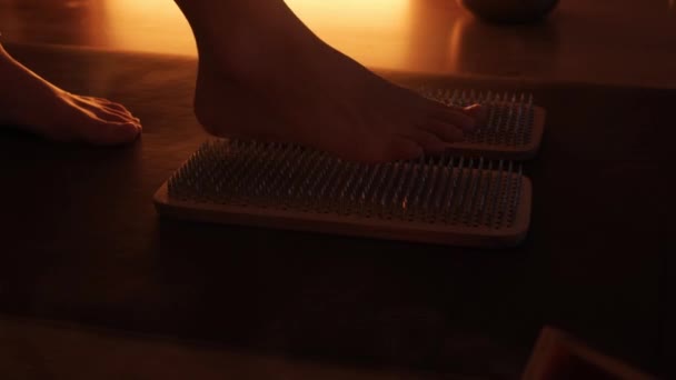 Womens Feet Stepping Sharp Nails Meditation Sadhu Wooden Board Yoga — ストック動画