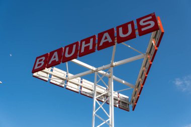 Tarragona, İspanya - 01 Haziran 2022: Bauhaus logosu. Avrupa 'da inşaat ve ev eşyaları mağazası.