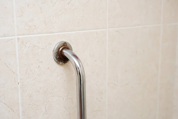 Rusty Handle Bathroom Background Tiles Moisture Rust — Stok Foto
