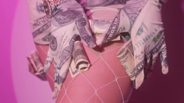 Dziewczyna Pończochach Zbliżeniem Dolary Koncepcja Prostytucji Zarabiania Pieniędzy — Wideo stockowe