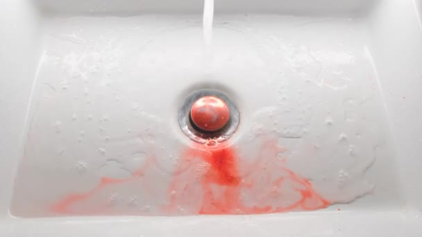 水槽里有血凝块 牙龈问题 — 图库视频影像