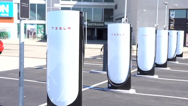 Tarragona Hiszpania Września 2023 Elektryczna Stacja Ładowania Samochodów Tesla Supercharger — Wideo stockowe