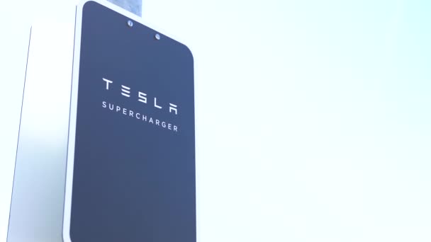 Tarragona España Septiembre 2023 Estación Carga Coches Eléctricos Tesla Supercharger — Vídeo de stock