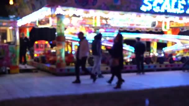 Ambiente Paisaje Nocturno Con Colorido Movimiento Iluminación Del Carrusel Parque — Vídeos de Stock