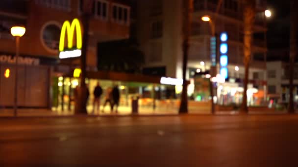 Salou Ισπανία Ιανουαρίου 2024 Mcdonalds Είναι Μια Αμερικανική Αλυσίδα Εστιατορίων — Αρχείο Βίντεο