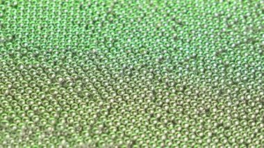 Yeşil metal toplar desen yakın çekim.