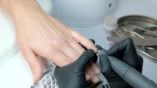 Professionele Manicure Voor Man Door Manicure Machine — Stockvideo
