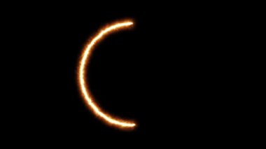 Siyah arka planda ateş çemberinin canlandırması.