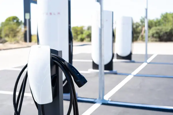Tarragona Spanyolország Szeptember 2023 Elektromos Autó Töltőállomás Tesla Supercharger Stock Fotó