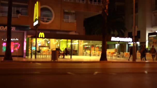 Salou Spanyolország 2024 Január Mcdonalds Egy Amerikai Hamburger Gyorsétterem Lánc — Stock videók