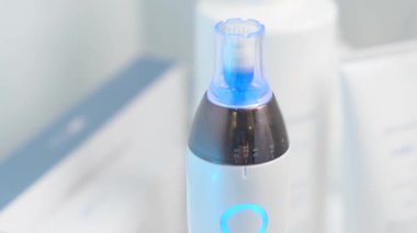 Modern, mikro kaleme yakın cilt yenilenmesi ve güzellik tedavileri.