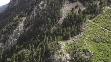 Uzak Afgan Adası: Gizli Cennetin Havadan Parıltısı