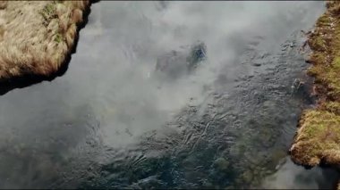 Akan Dinginlik: Gezgin Kırsal Akıntının Hava Görünümü