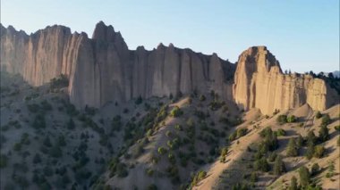 Paktia Parlaklık: Arid Splendor 'da Çarpıcı Kum Taşı Zirveleri