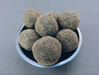 Gond ke laddu Also Called Karadantu, Antinaunde Gondh Ladoo Made Of Whole Wheat Flour, Tragacanth Edible Gum, Khus Khus, Badam, Gud, Ghee, Jaggery, Gur, Coconut, Dry Fruits. Preganant Woman Diet Food clipart