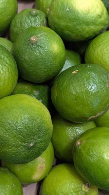 Sokak yemeklerinde avokado meyvesi