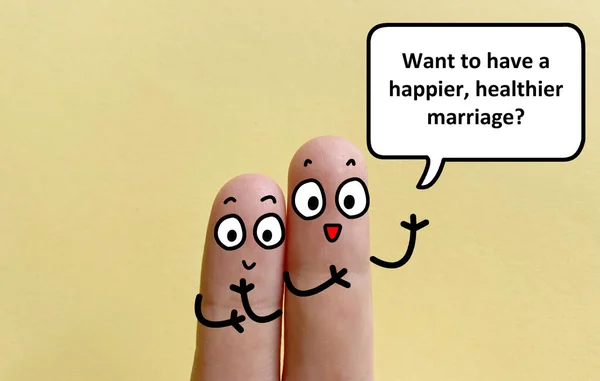 손가락은 사람으로 장식되어 행복하고 결혼을 원하는지 있습니다 — 스톡 사진
