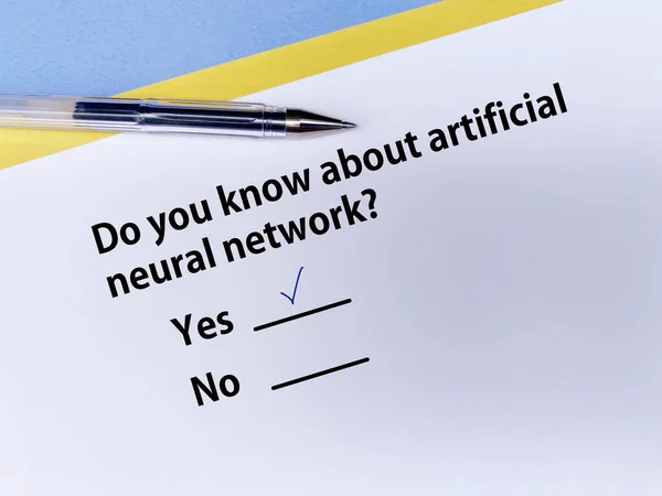 Iemand Beantwoordt Vragen Kunstmatige Intelligentie Hij Weet Van Kunstmatige Neurale — Stockfoto