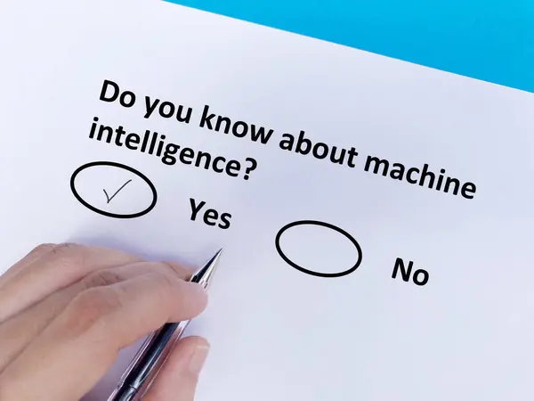 Iemand Beantwoordt Vragen Kunstmatige Intelligentie Hij Weet Van Machinale Intelligentie — Stockfoto