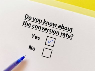 Bir insan reklamla ilgili soruya cevap veriyor. Dönüştürme oranını biliyor..