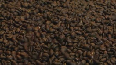 Kahve çekirdekleri ile kaplı bir yüzey dokusu