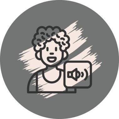 Gülümseyen kişi mikrofona konuşuyor.