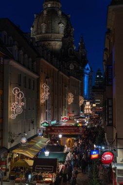 Dresden, Almanya 'da Noel Yeni Yıl Pazarı 2024. Yüksek kalite fotoğraf