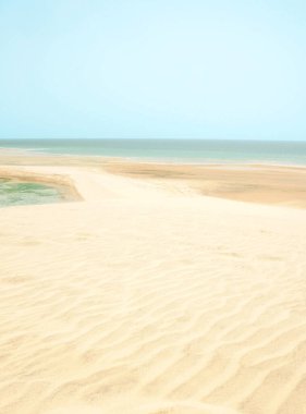 Sınırsız Güzellik: Mükemmel Uyum içinde Kumullar ve Deniz
