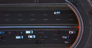 Trafik sıkışıklığı, trafik sıkışıklığı, gün batımında trafik sıkışıklığı. Yüksek kaliteli FullHD görüntüler