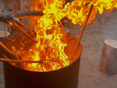 Fıçıda ateş, barbekü