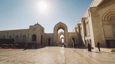 Muscat, Umman - 26 Aralık 2022 - Sultan Qaboos Büyük Camii