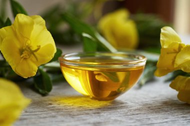 Bir kasede akşam yemeği yağı - sağlıklı besin takviyesi