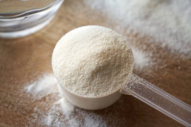 Bir kepçe kolajen tozu - cilt için sağlıklı besin takviyesi, yakın çekim