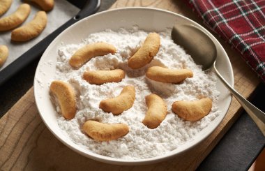 Vanilya şekerli Kipferl denilen ev yapımı Noel kurabiyeleri.